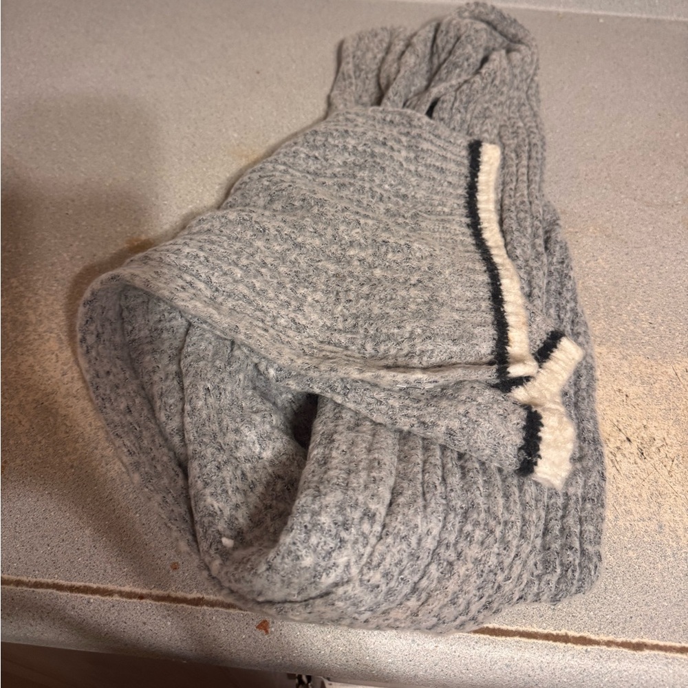 Chic Nation Gray Knit Scarf